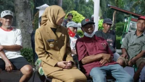 Wali Kota Kediri Vinanda Prameswati Berbagi Kebahagiaan di Bulan Suci Ramadan Wali Kota Kediri Vinanda Prameswati Berbagi Kebahagiaan di Bulan Suci Ramadan