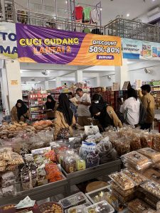 Sidak Pangan Jelang Idulfitri: Upaya Menjamin Keamanan Konsumen di Kabupaten Kediri Sidak Pangan Jelang Idulfitri: Upaya Menjamin Keamanan Konsumen di Kabupaten Kediri